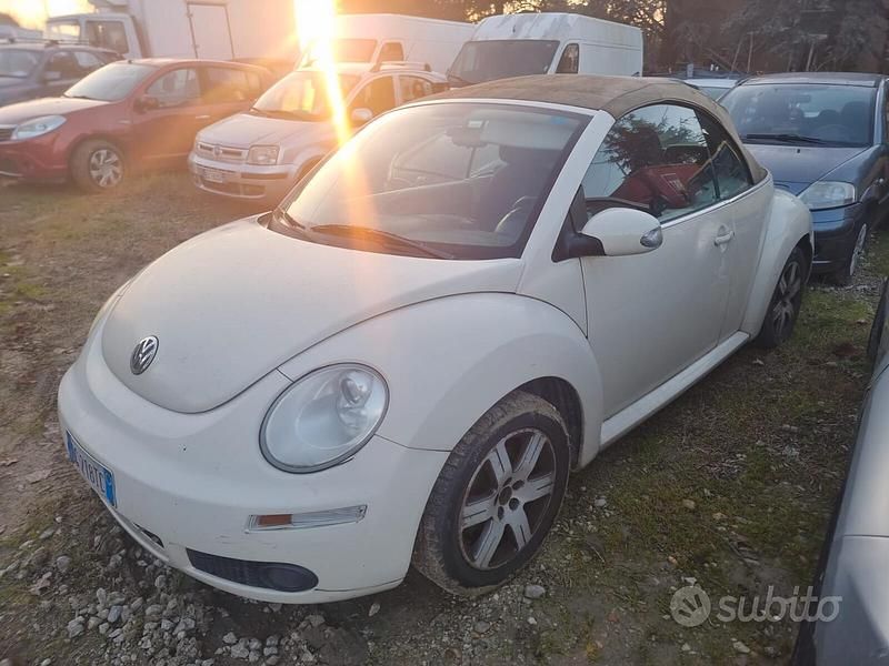Beige Usata 2007 VW Beetle Cabrio | 3990 € (Ottimo prezzo) - Immagine 1/4