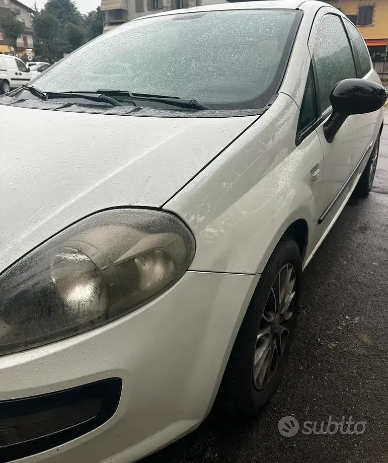 Usata Fiat Punto 75 CV (55 kW) 2011 Utilitaria