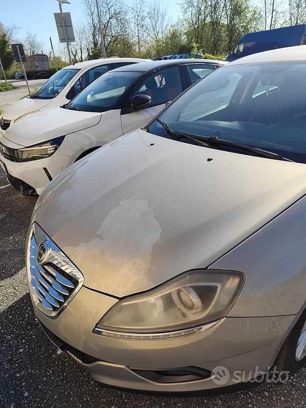 Usata Lancia Delta 120 CV (88 kW) 2011 Grigio Utilitaria