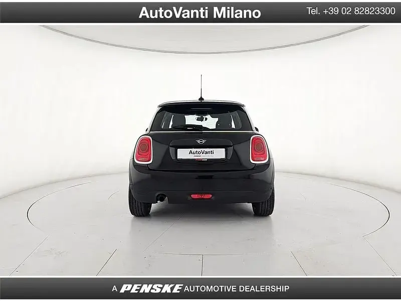 Usata Mini ONE 102 CV (75 kW) 2018 Nero Utilitaria