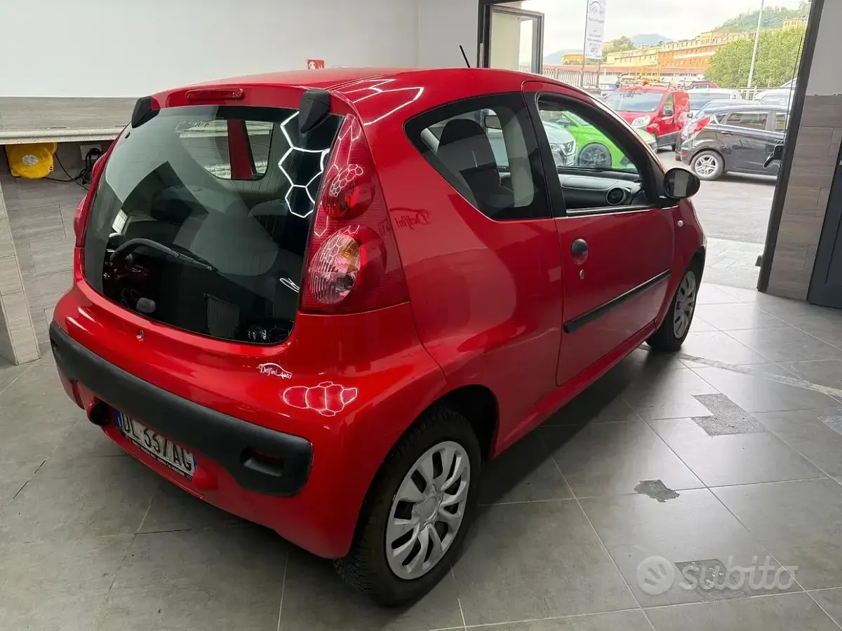 Usata Peugeot 107 68 CV (50 kW) 2008 Rosso Utilitaria