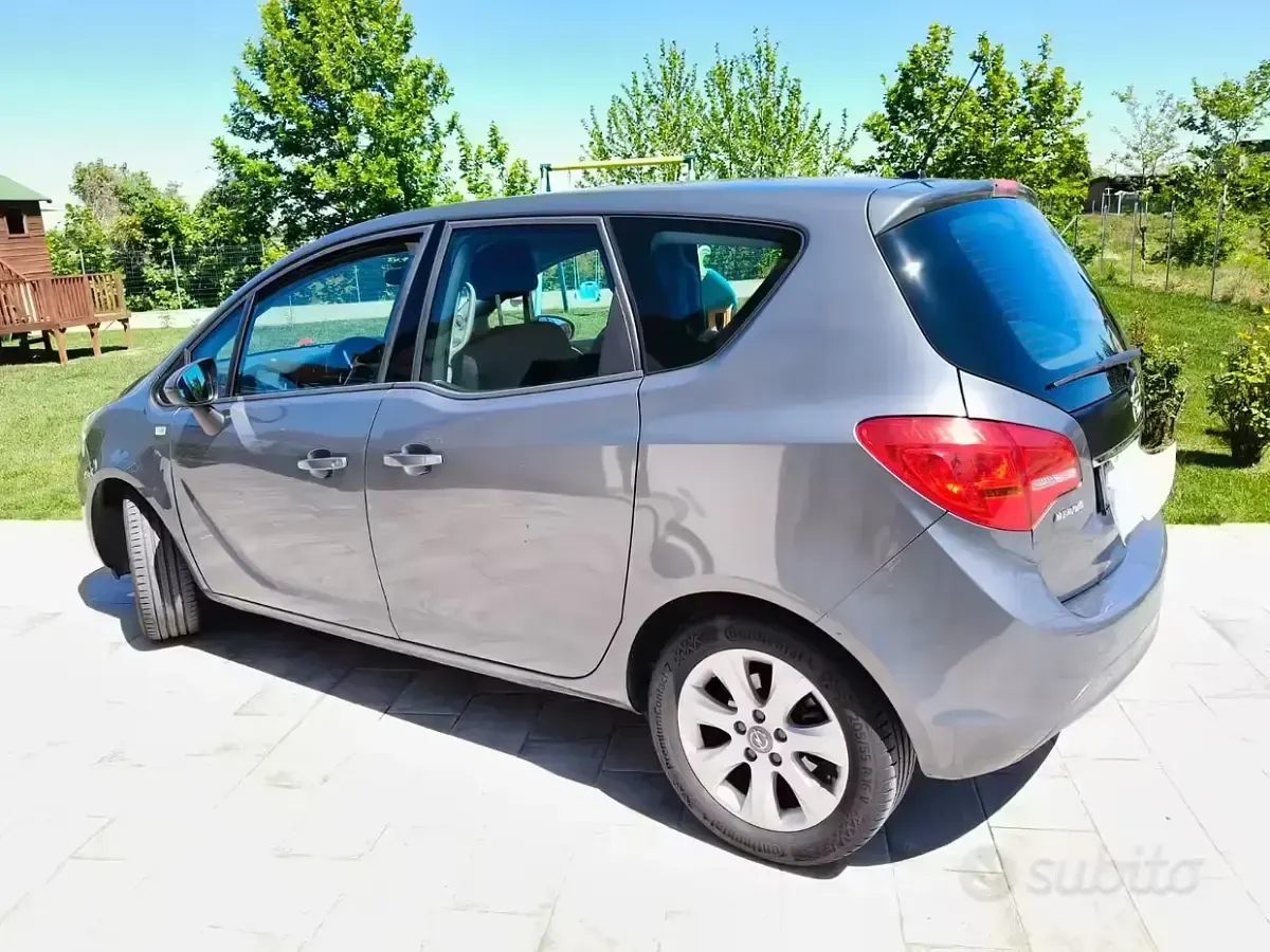 Usata Opel Meriva Cosmo 110 CV (80 kW) 2015 Grigio Monovolume