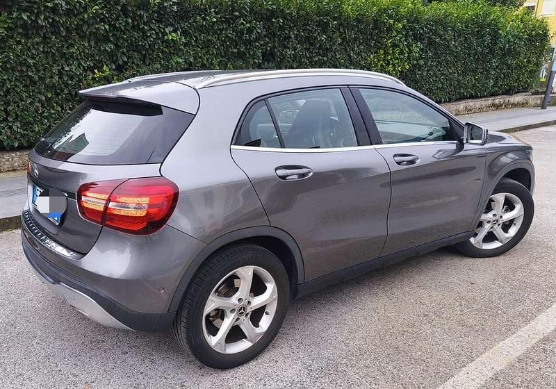 Usata Mercedes GLA200 136 CV (100 kW) 2018 SUV