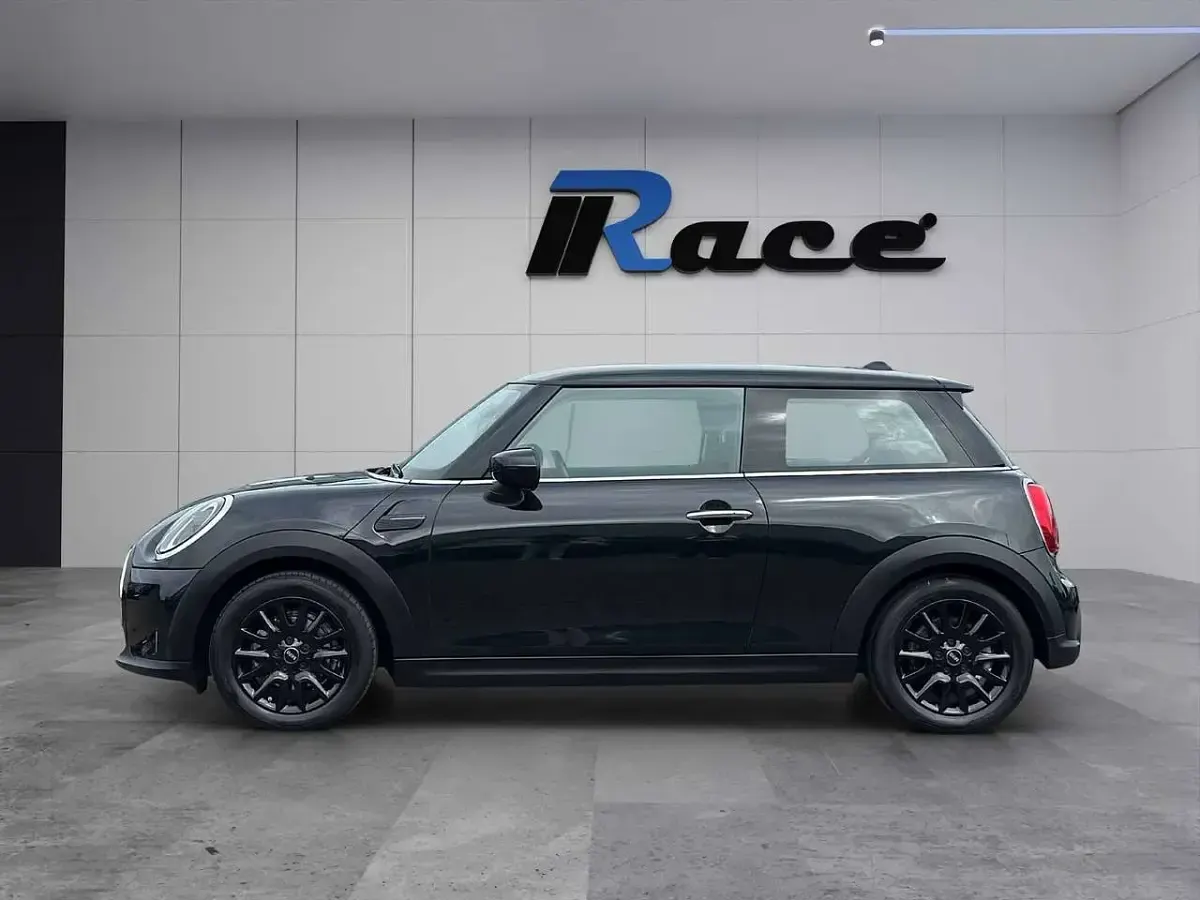 Usata Mini ONE 102 CV (75 kW) 2022 Nero Utilitaria