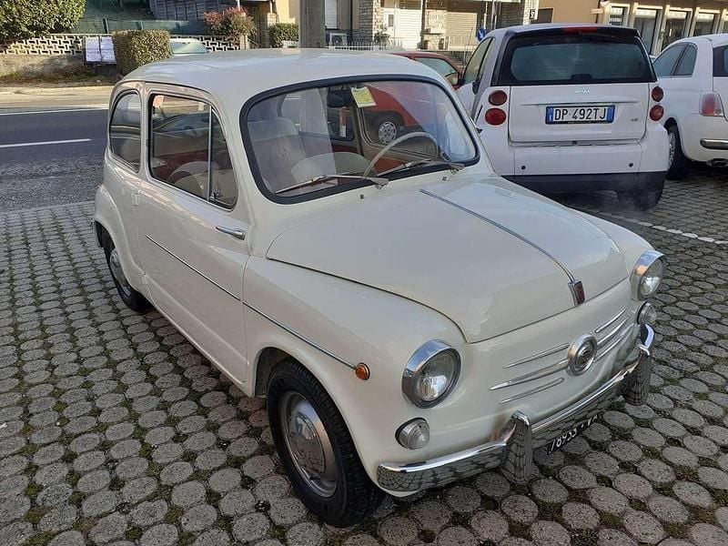 Bianco Usata 1960 Fiat 600D S | 8500 € - Immagine 1/4