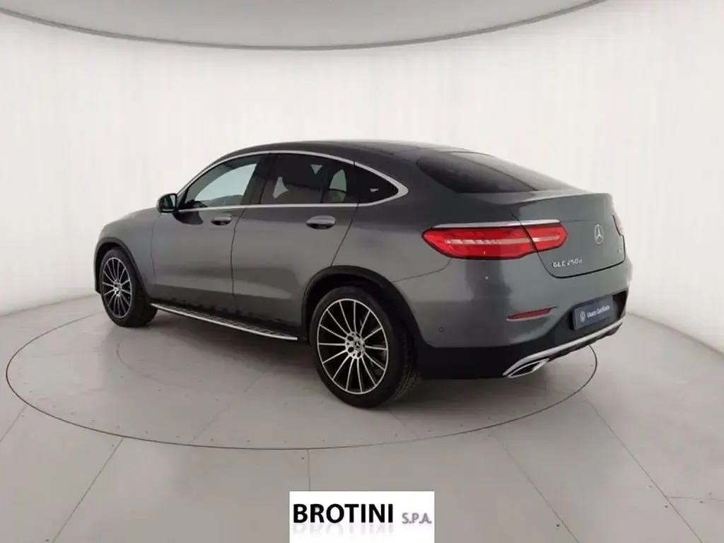Usata Mercedes GLC250 Premium 204 CV (150 kW) 2018 Grigio metallizzato Coupé