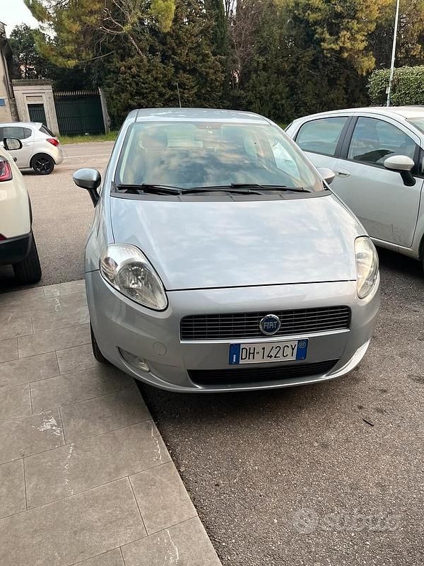 Usata Fiat Grande Punto 77 CV (56 kW) 2007 Grigio Utilitaria