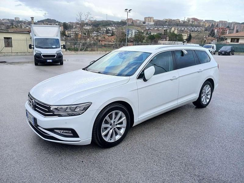 Bianco Usata 2020 VW Passat Business Station wagon | 19.499 € (Buon prezzo) - Immagine 1/4