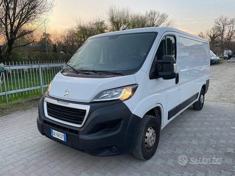 Usata Peugeot Boxer S 120 CV (88 kW) 2022 Bianco pastello Furgone