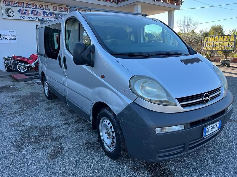 Usata Opel Vivaro 100 CV (73 kW) 2006 Grigio Monovolume