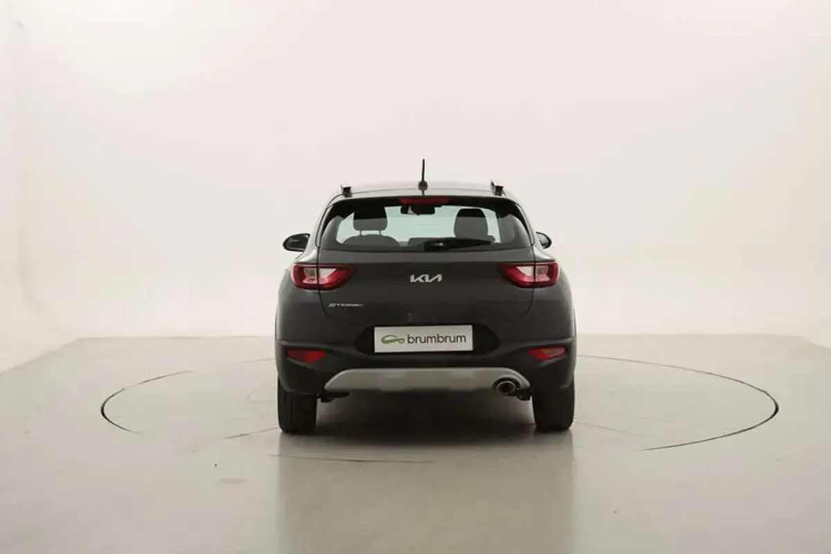 Usata Kia Stonic Style 101 CV (74 kW) 2022 Grigio SUV