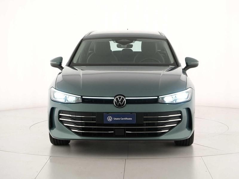 Usata VW Passat Business 150 CV (110 kW) 2023 Mariposite green metalizzato Station wagon