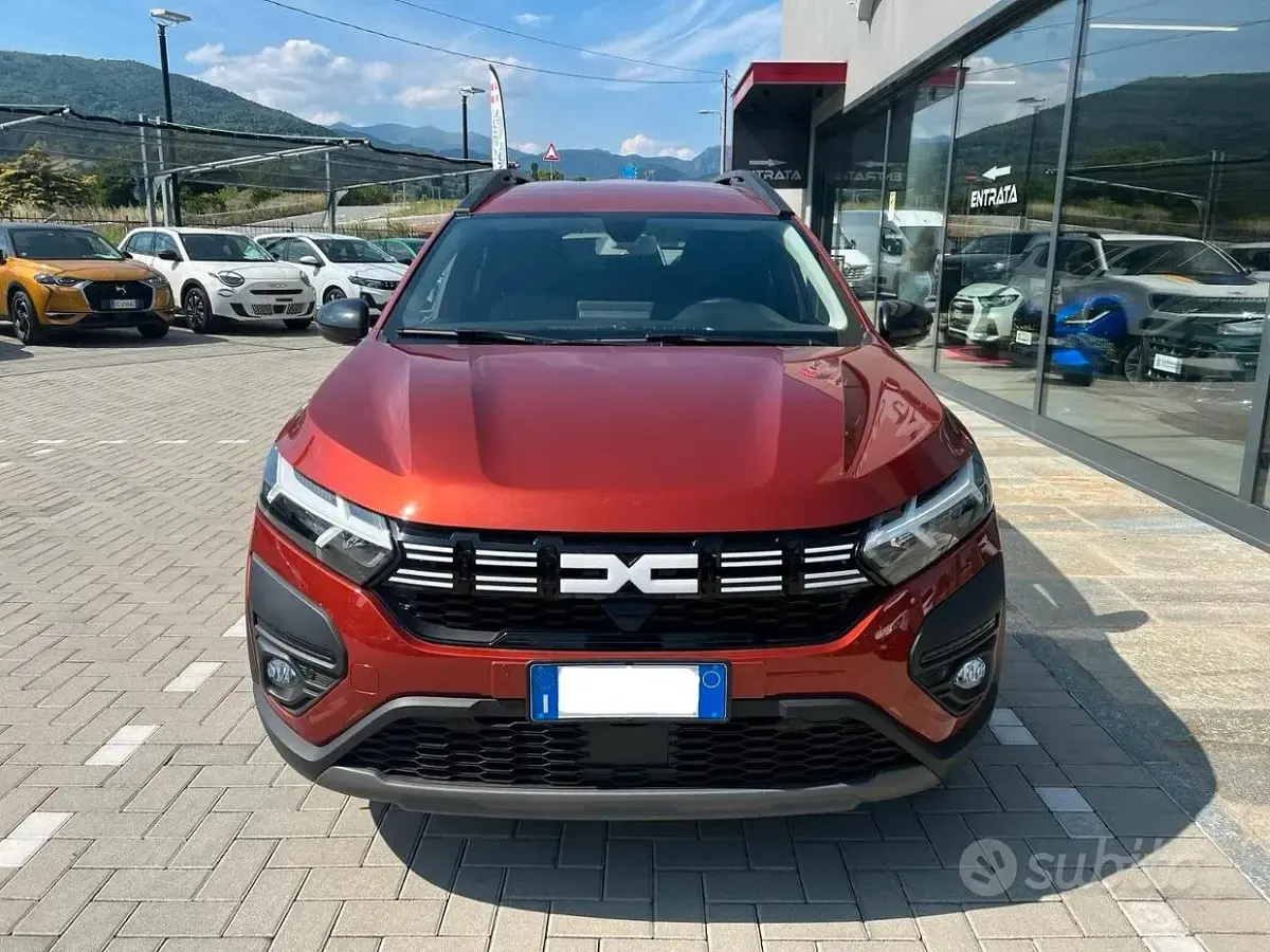 Usata Dacia Jogger Extreme 101 CV (74 kW) 2023 Giallo Monovolume