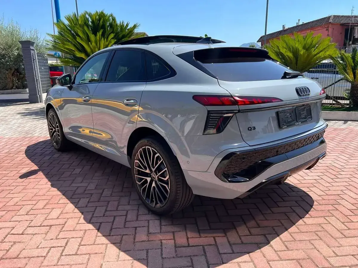 Nuova Audi Q3 Sportback S-Line 150 CV (110 kW) 2026 Freccia SUV