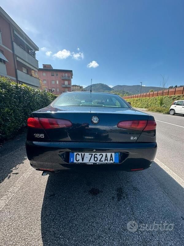 Usata 2001 Alfa Romeo 166 Tre volumi | 1800 € (Ottimo prezzo) - Immagine 1/4