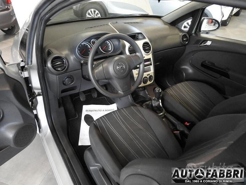 Usata Opel Corsa Enjoy 78 CV (57 kW) 2008 Grigio(met.) Utilitaria