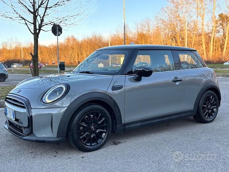 Usata Mini Cooper Essential 136 CV (100 kW) 2022 Grigio Utilitaria