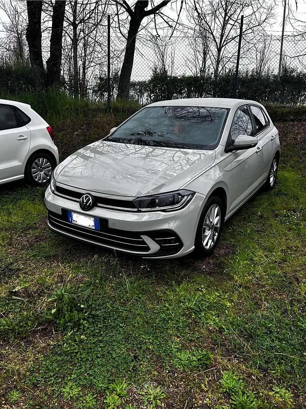 Usata VW Polo Life 90 CV (66 kW) 2022 Beige Utilitaria