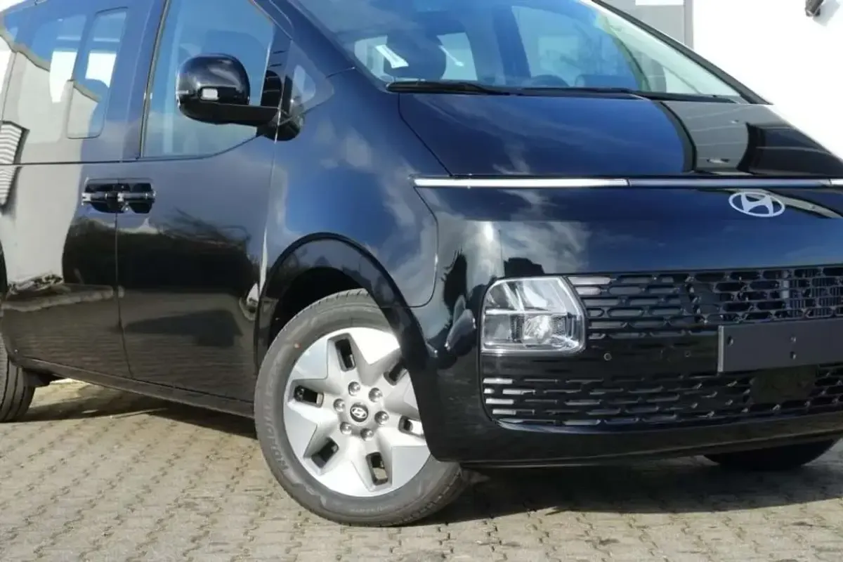 Nuova Hyundai Staria 160 CV (117 kW) 2025 Nero Monovolume