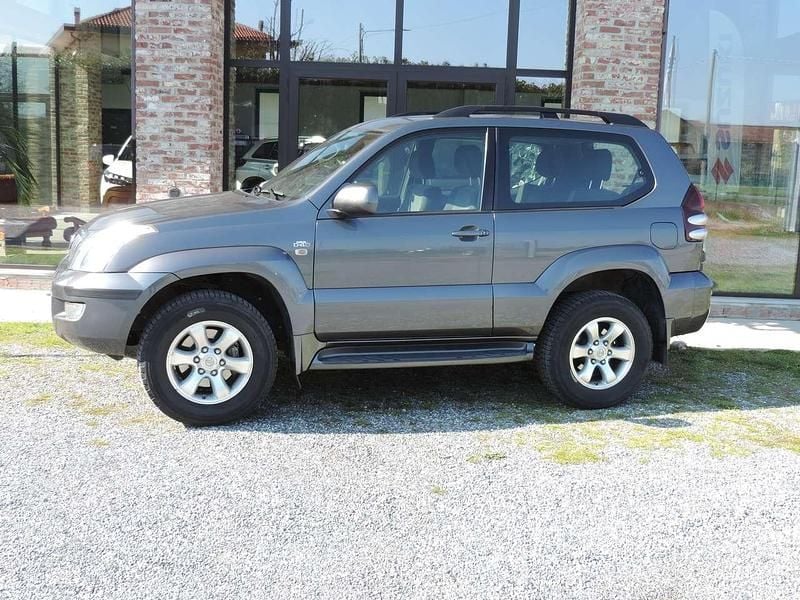 Usata Toyota Land Cruiser Sol 173 CV (127 kW) 2006 Grigio SUV
