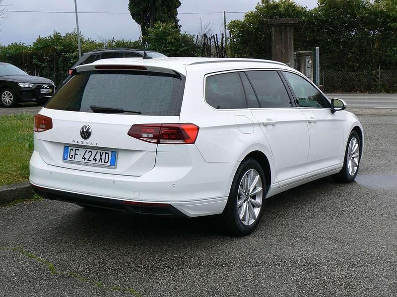 Usata VW Passat Business 150 CV (110 kW) 2021 Bianco Station wagon