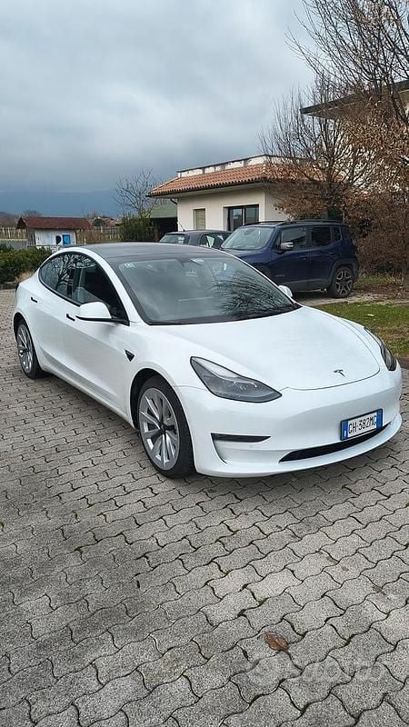 Usata Tesla Model 3 Long Range AWD 366 kW (498 CV) 2022 Bianco Berlina