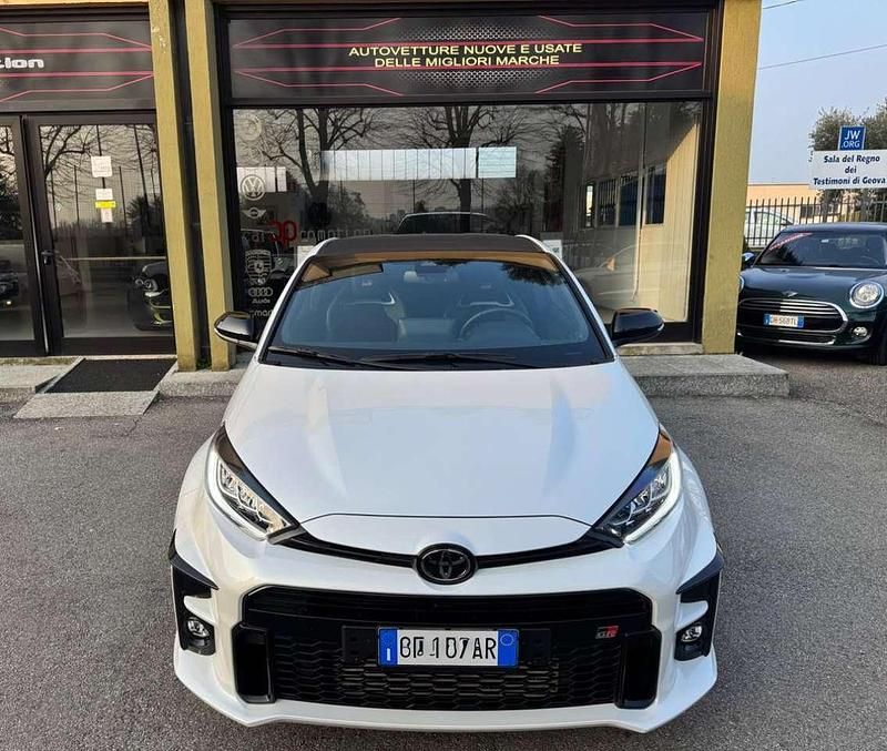 Usata Toyota Yaris 261 CV (191 kW) 2020 Bianco Utilitaria