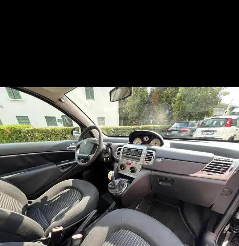 Usata Lancia Ypsilon 60 CV (44 kW) 2010 Utilitaria