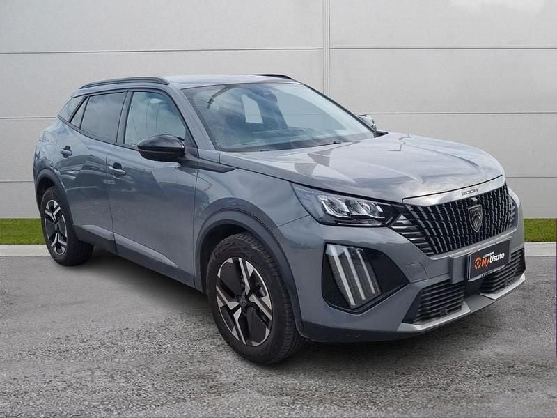 Usata Peugeot 2008 Allure 130 CV (95 kW) 2023 Grigio alluminio SUV