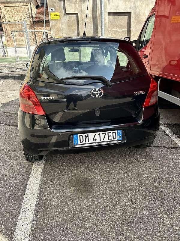 Usata Toyota Yaris Sol 69 CV (50 kW) 2006 Berlina