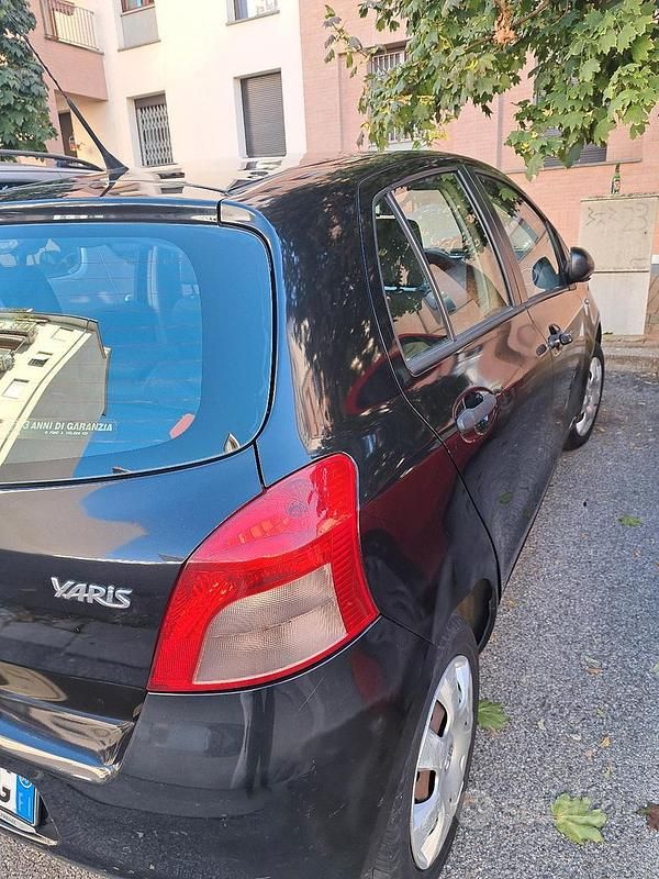 Usata Toyota Yaris 69 CV (50 kW) 2009 Nero Utilitaria