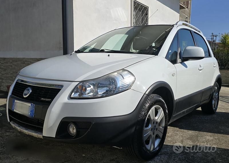 Usata Fiat Sedici 120 CV (88 kW) 2007 Bianco SUV