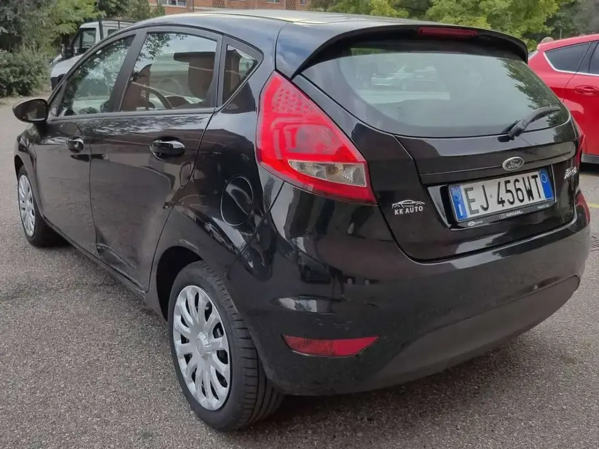 Usata Ford Fiesta Titanium 82 CV (60 kW) 2011 Nero Berlina