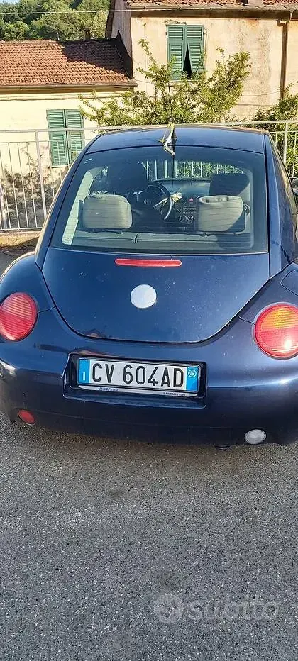 Usata VW New Beetle 101 CV (74 kW) 2005 Blu Utilitaria