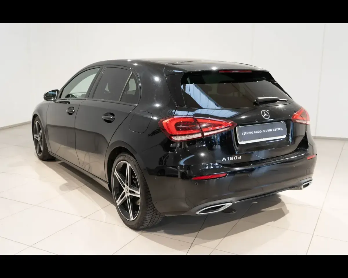 Begagnad Mercedes A180 Premium 116 HK (85 kW) 2019 Svart Sedan