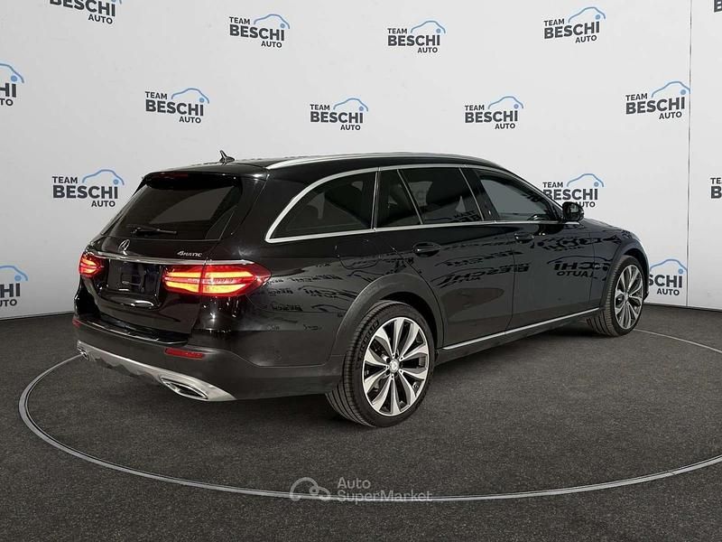 Usata Mercedes E220 All-Terrain AMG line 194 CV (142 kW) 2017 Nero Station wagon
