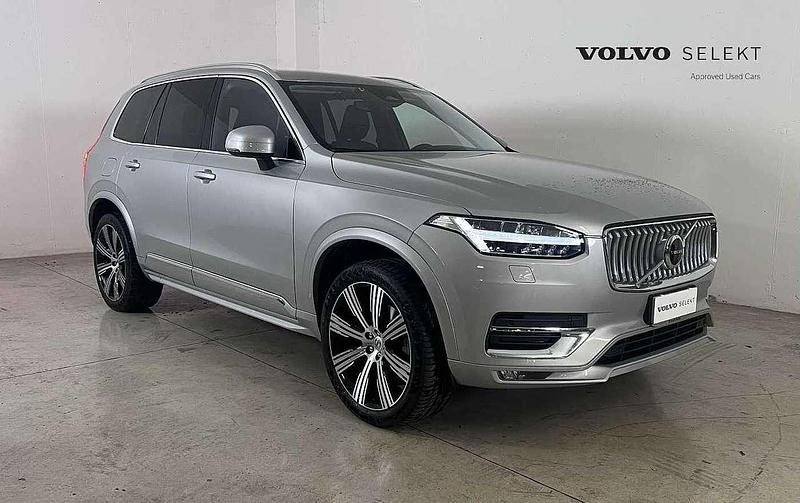 Usata Volvo XC90 Plus 235 CV (172 kW) 2023 Argento metallizzato SUV