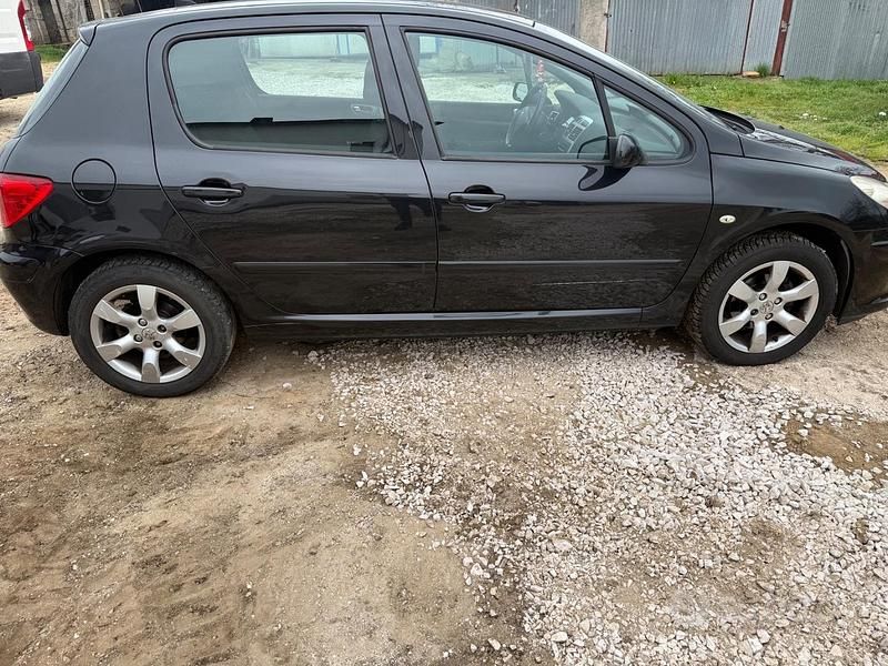 Usata Peugeot 307 90 CV (66 kW) 2005 Nero Berlina