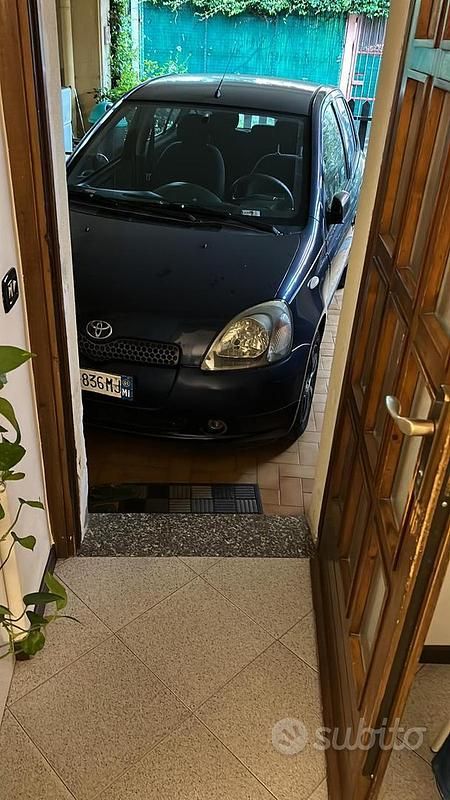 Usata Toyota Yaris 86 CV (63 kW) 1999 Utilitaria