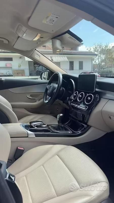Usata Mercedes C180 Premium 116 CV (85 kW) 2015 Berlina