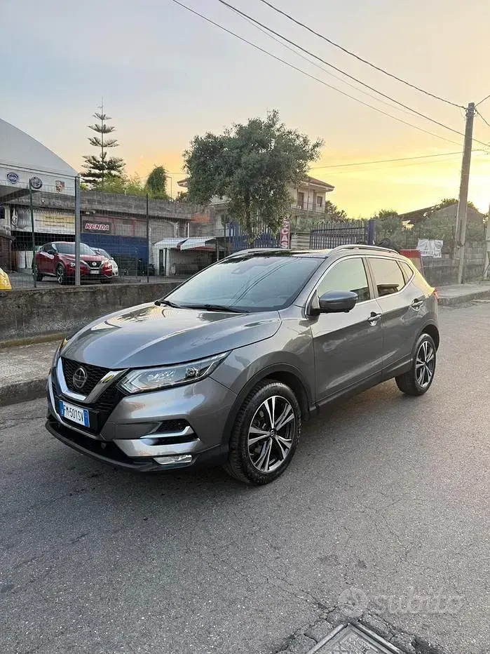 Usata Nissan Qashqai Tekna 110 CV (80 kW) 2017 Grigio SUV