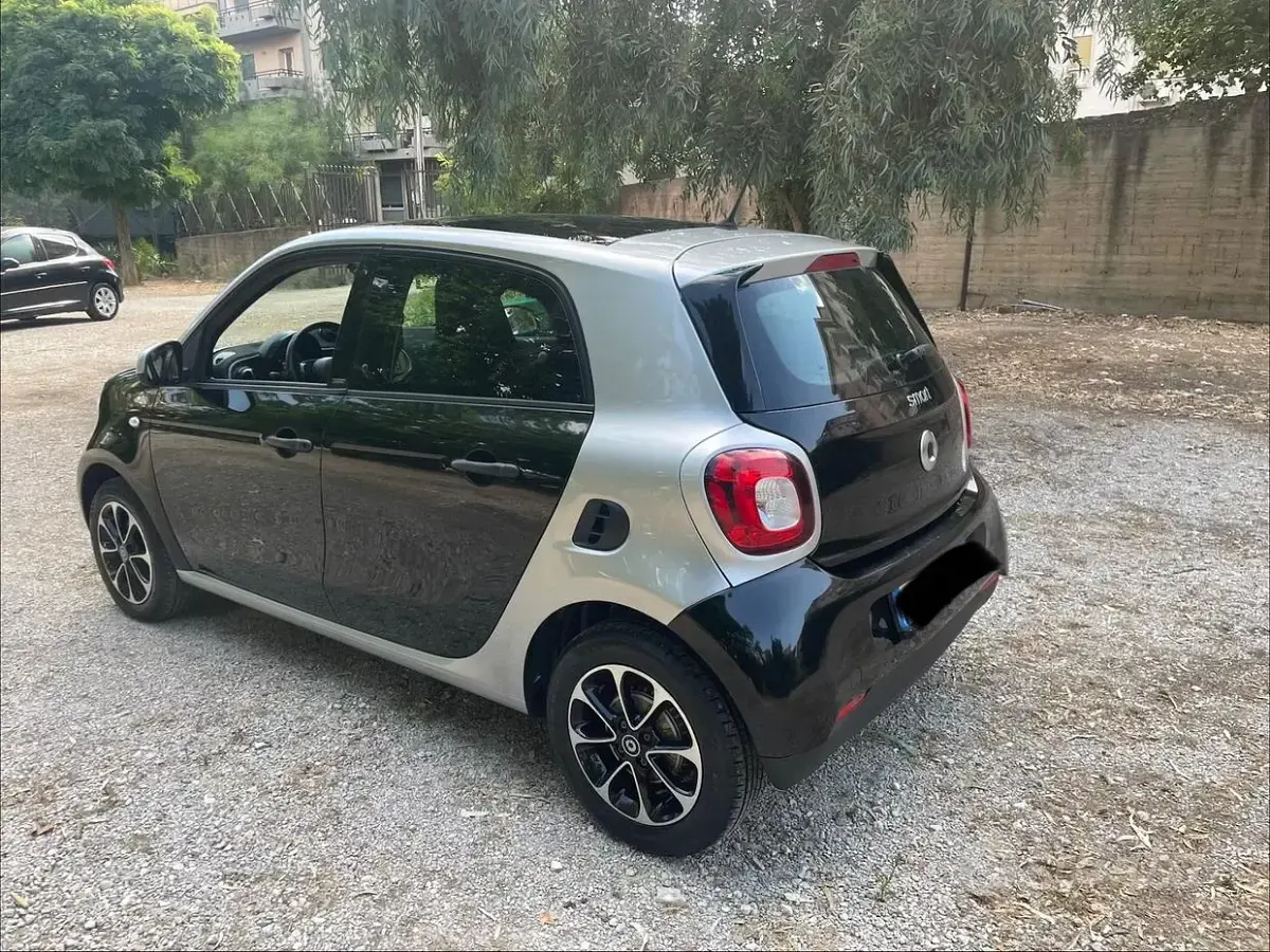 Usata Smart ForFour Passion 71 CV (52 kW) 2016 Nero Utilitaria