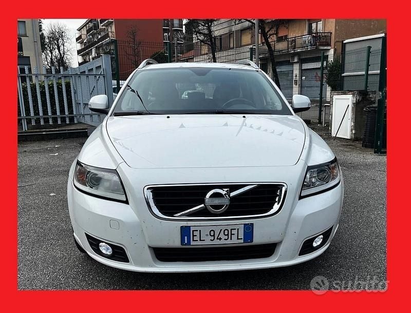 Usata Volvo V50 R-Design 114 CV (83 kW) 2012 Bianco Station wagon