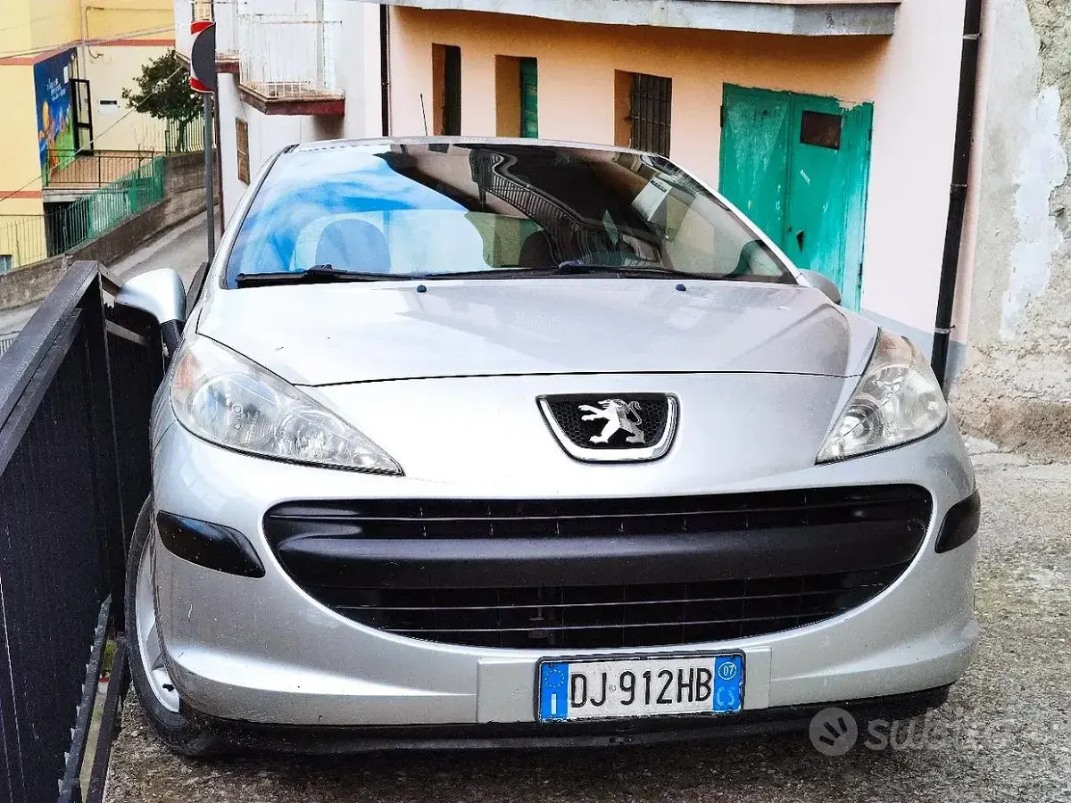 Usata Peugeot 207 68 CV (50 kW) 2009 Utilitaria
