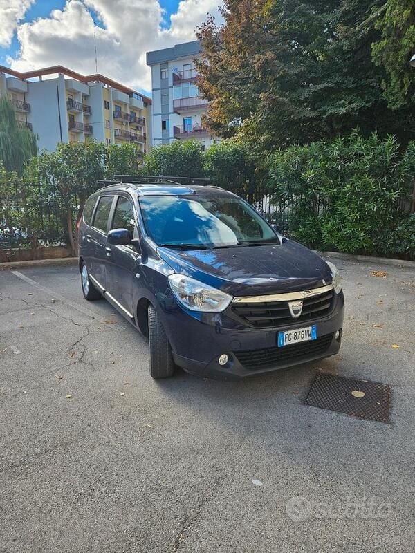 Usata Dacia Lodgy Lauréate 102 CV (75 kW) 2017 Blu/azzurro Monovolume