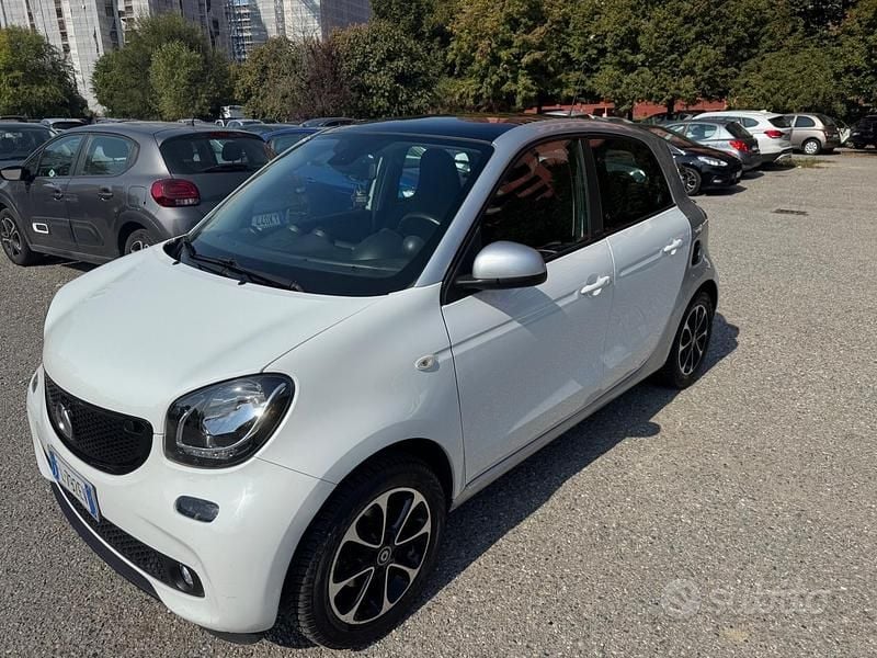 Usata Smart ForFour 71 CV (52 kW) 2017 Bianco Utilitaria