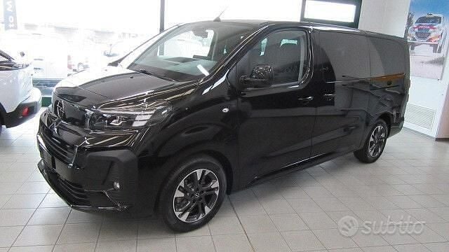Nuova Opel Zafira 180 CV (132 kW) 2025 Nero Monovolume