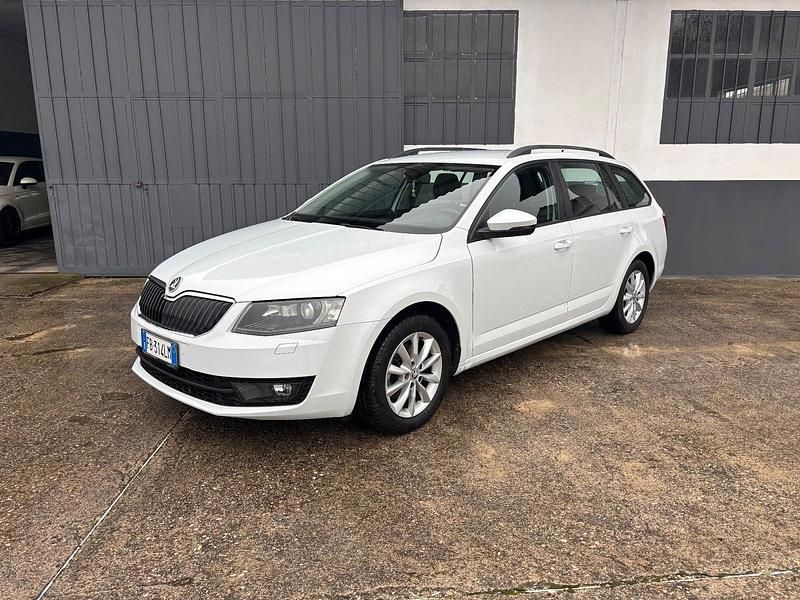 Bianco Usata 2015 Skoda Octavia Station wagon | 7900 € (Buon prezzo) - Immagine 1/4