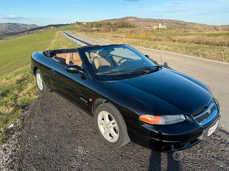 Nero Usata 1996 Chrysler Stratus Cabrio | 7500 € - Immagine 1/4