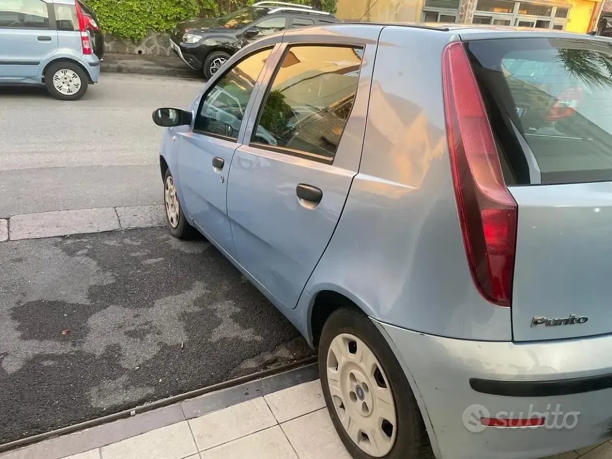 Usata Fiat Punto Dynamic 60 CV (44 kW) 2006 Bluazzurro Utilitaria